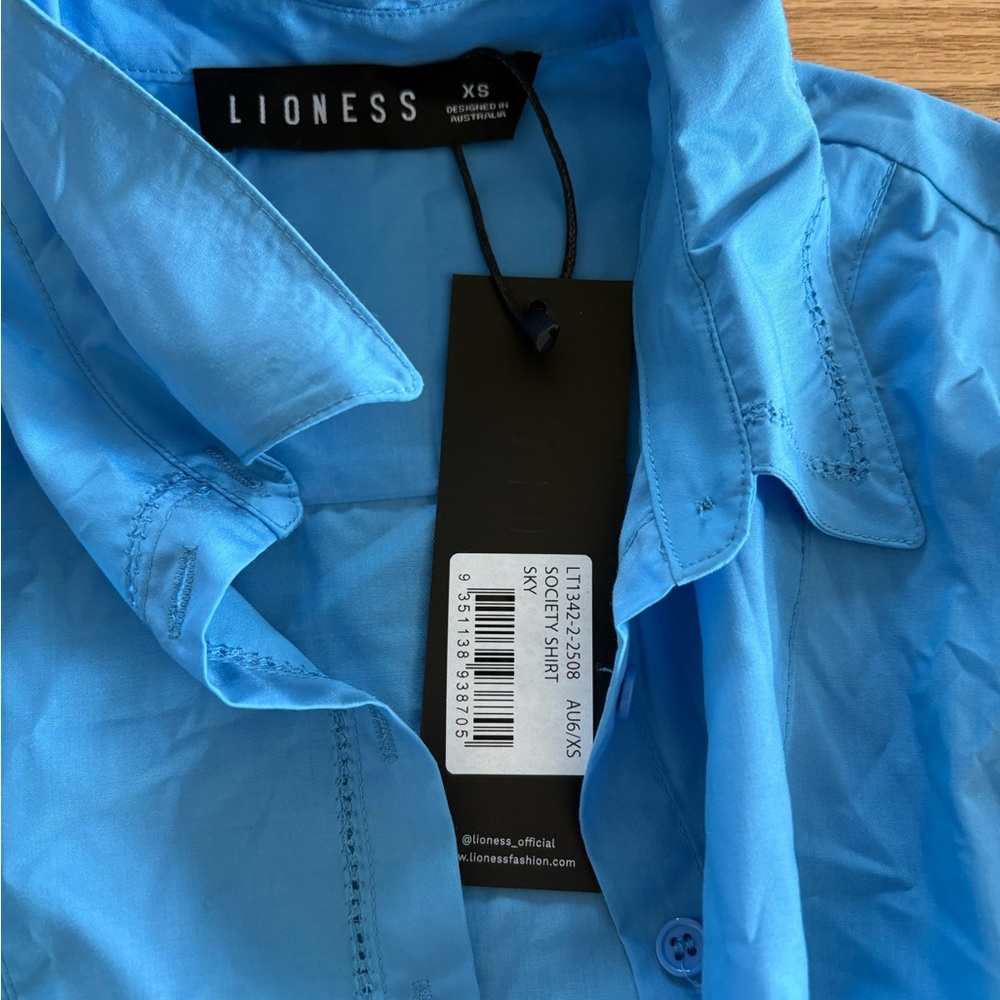 Lioness Bright Blue Drawstring Button Front Top - Picture 2 of 2